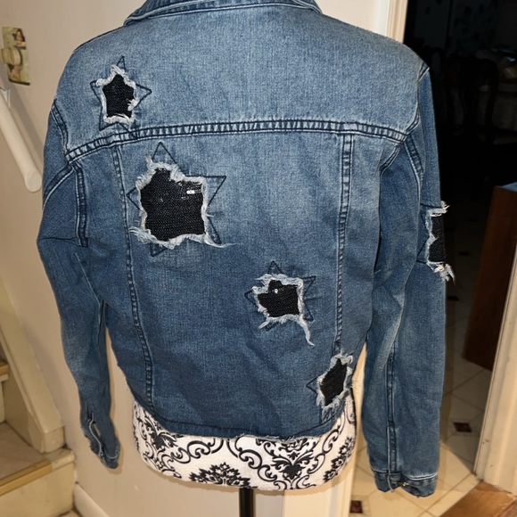 Adorable lightweight Jean jacket - Picture 6 of 8
